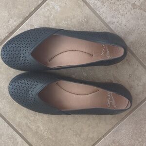 Dansko Nelly perforated laser cut black flats size 37